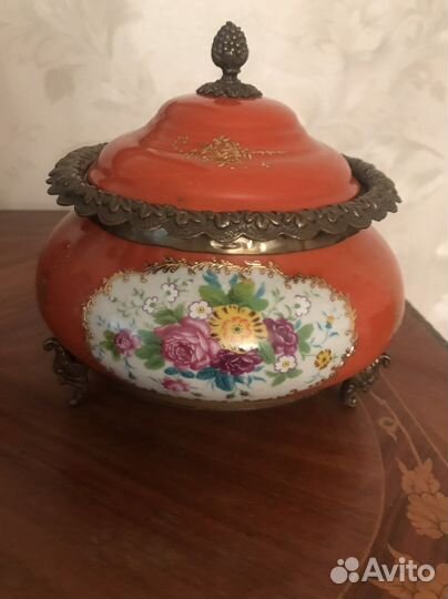 Винтажная фарфоровая ваза-шкатулка с бронзой