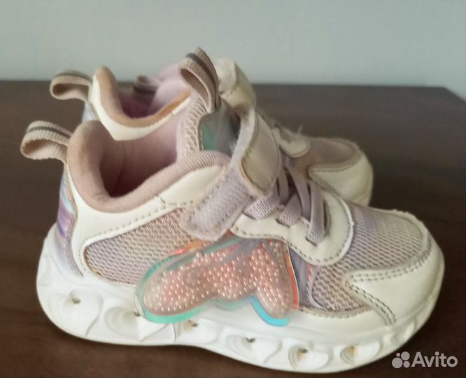 Кроссовки для девочки