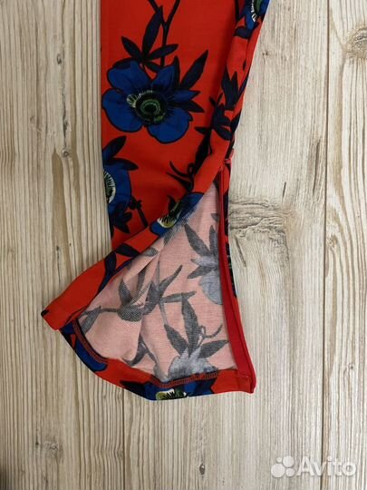 H&M Штаны-легинсы элласт. крас. с синими цветами S