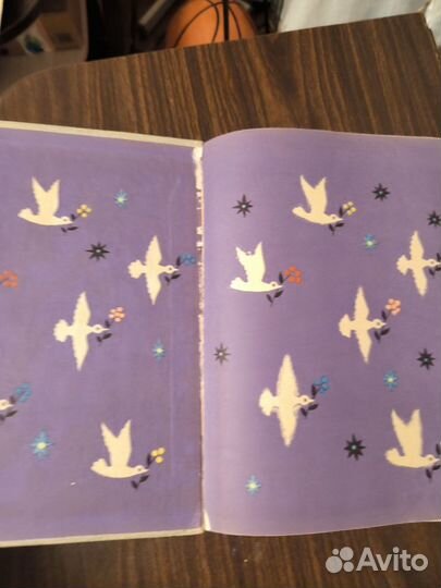 Детская книга сказок и рассказов периода СССР