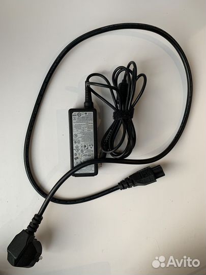 Блок питания samsung 19v 2.1A 3.0x1.1mm