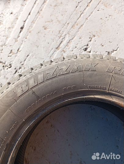 Bridgestone Blizzak Revo GZ 185/65 R14