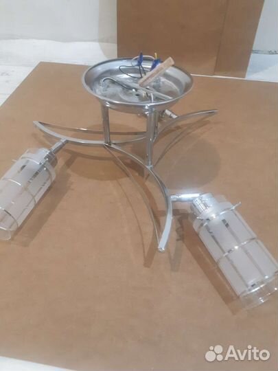 Продам две Люстры