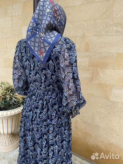 Нарядное женское платье