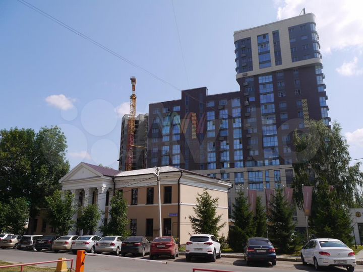 Особняк в центре города с собственной территорией