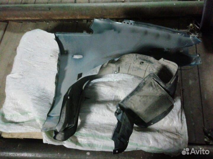 Крыло переднее левое Mazda Premacy