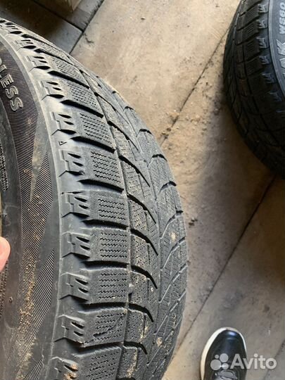 Bridgestone Blizzak WS-60 255/55 R17
