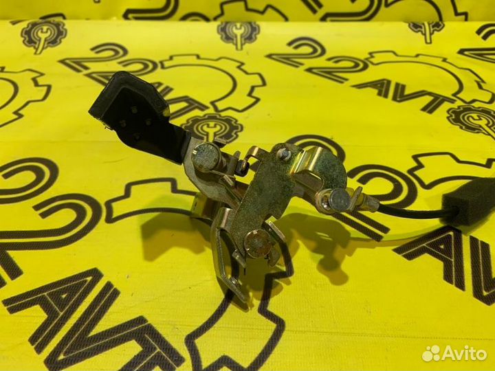 Ручка двери багажника внутренняя Honda Cr-V RD1