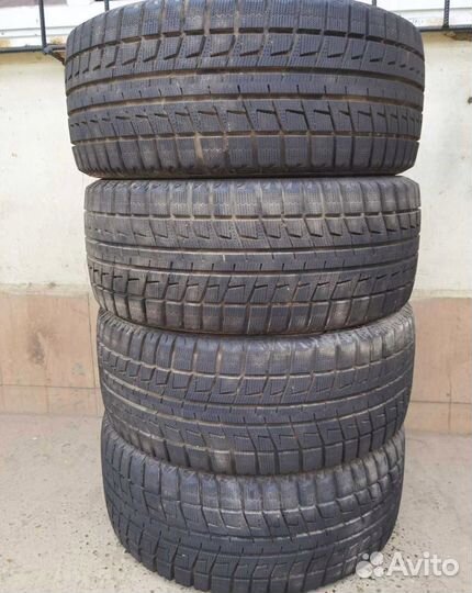 Bridgestone Blizzak Revo2 235/50 R18 98V