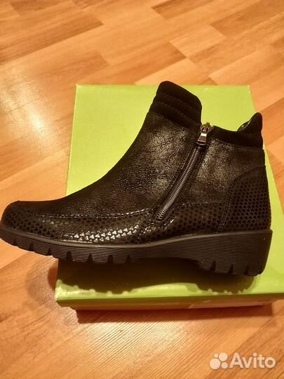 Новые демисезонные полусапоги из натуральной кожи