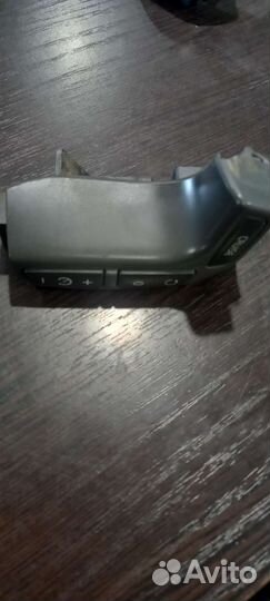 Кнопки круиз контроля на руль Volvo S80