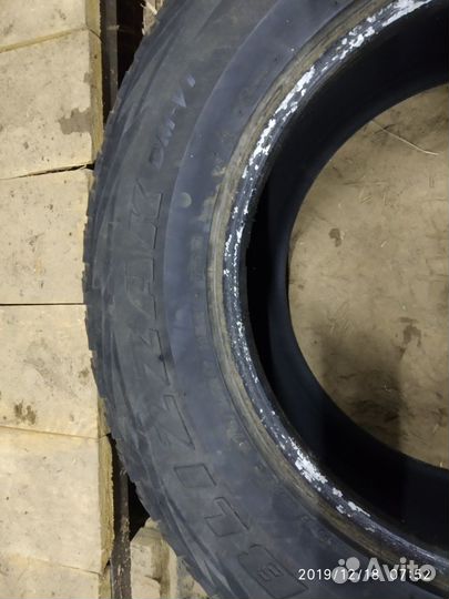 Bridgestone Blizzak DM-V1 275/65 R17