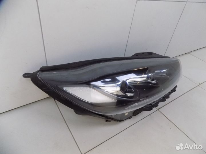 Фара правая Kia Sorento/Sorento Prime