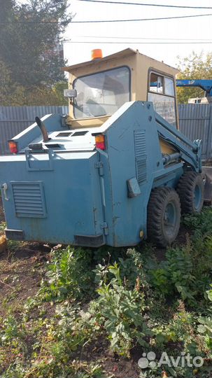 Мини-погрузчик Уралвагонзавод ПУМ-1000, 2003