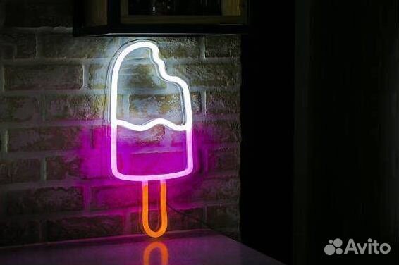 Неоновая вывеска с любой надписью