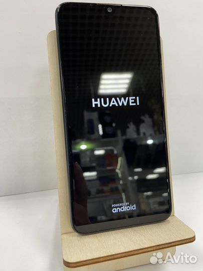 Телефон Huawei p smart 2019