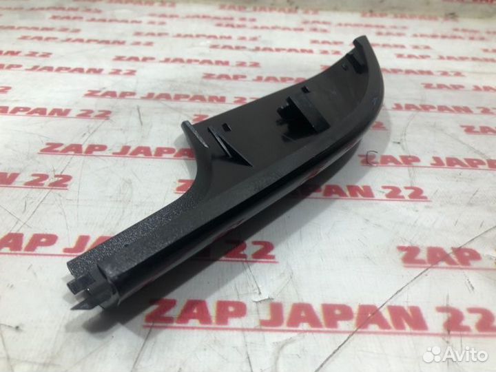 Крышка рейлинга задняя левая Toyota Land Cruiser