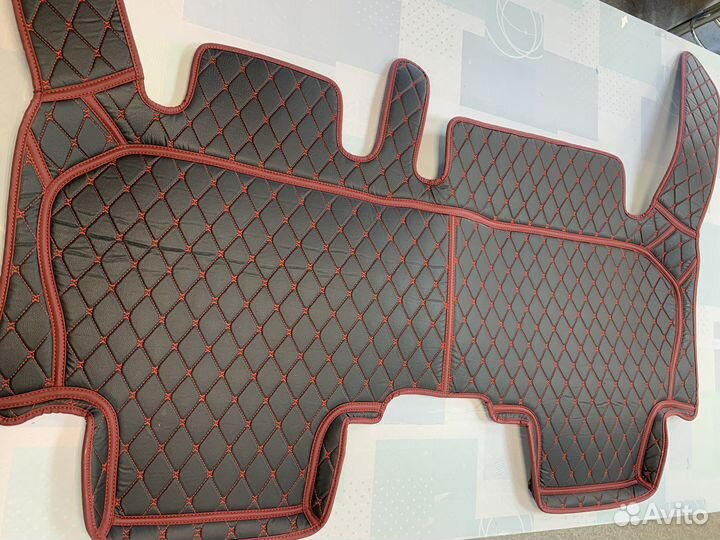 3D коврики в салон Cadillac XT6