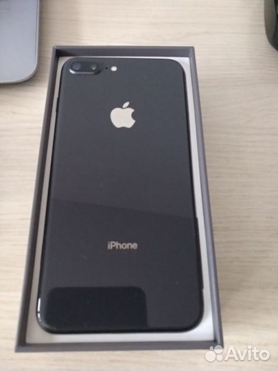 iPhone 8 Plus, 64 ГБ