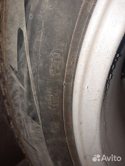 Pirelli Ice Zero 2 215/55 R16