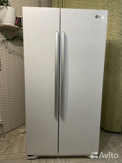 Холодильник двухдверный lg