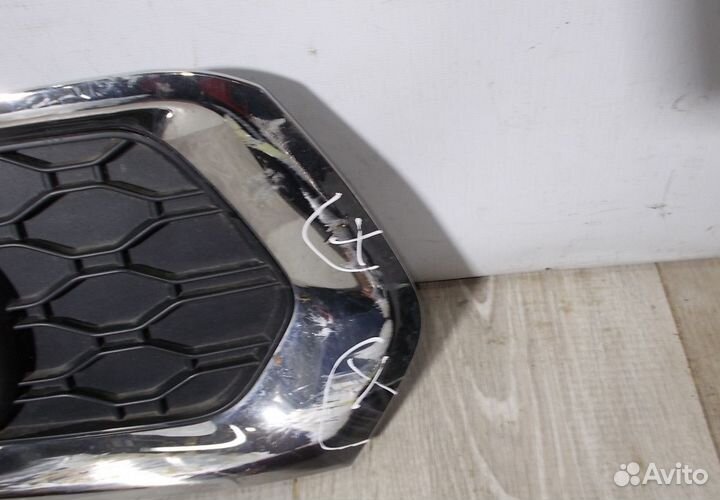 Решетка противотуманной фары правая бу Renault Log