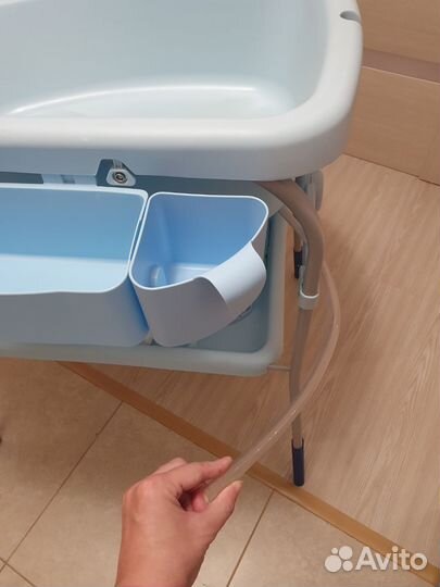 Пеленальный столик с ванночкой chicco