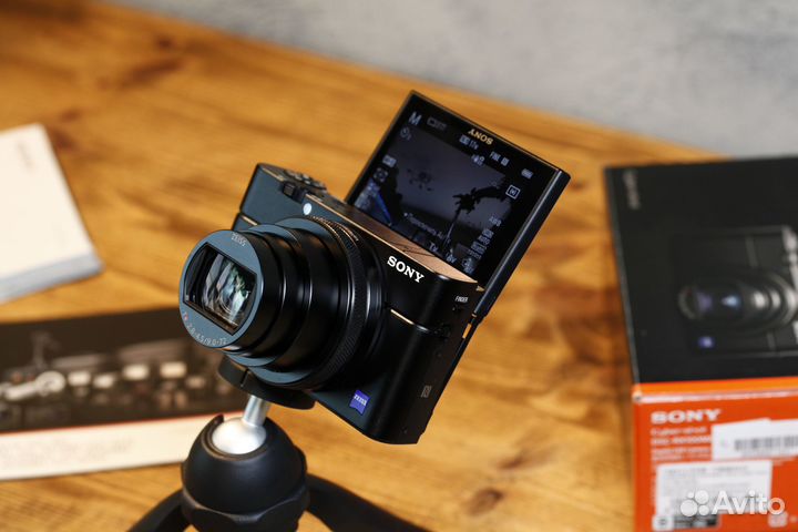 Sony Cyber-shot DSC-RX100M6