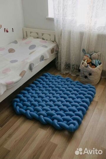 Одеяло из трубчатой пряжи