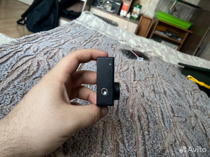 Продаю экшн-камеру Xiaomi Yi Action Camera Basic E