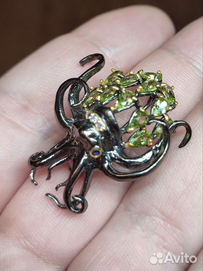 Перидот из Пакистана в серебре 925, чëрный родий