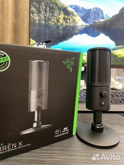 Микрофон Razer Seiren X
