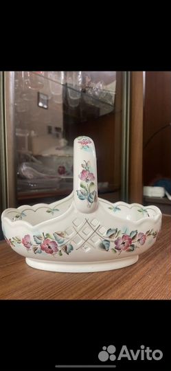 Ваза фарфоровая