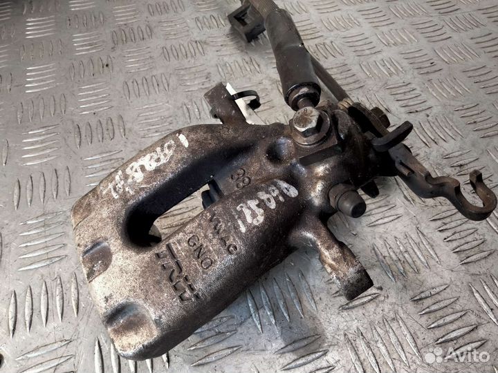 Суппорт задний правый Skoda Octavia 13-17