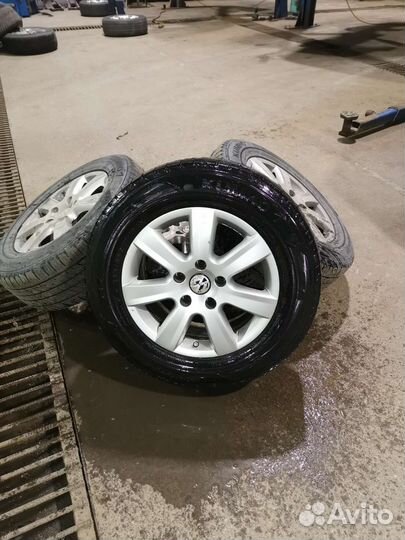 R17 Kumho Crugen HP91 235/65, PCD 5x130 DIA 71.5