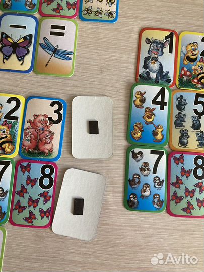 Цифры в карточках на магнитах