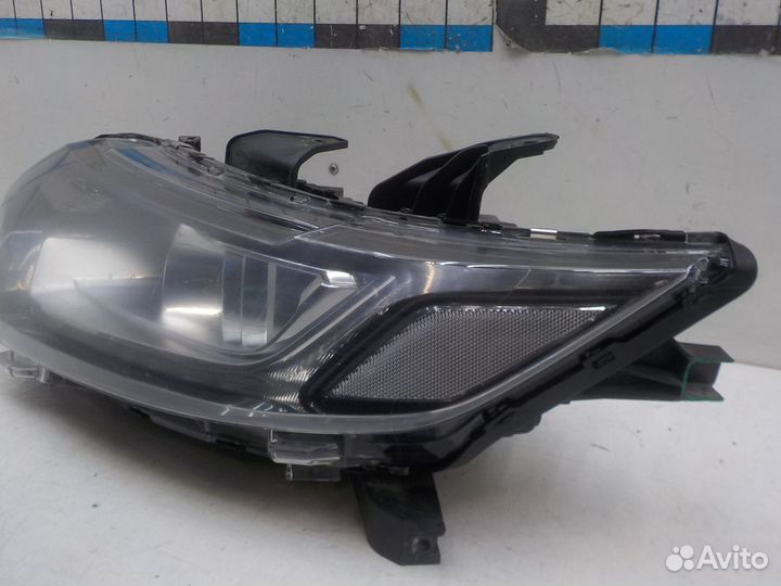 Фара левая Mitsubishi Outlander