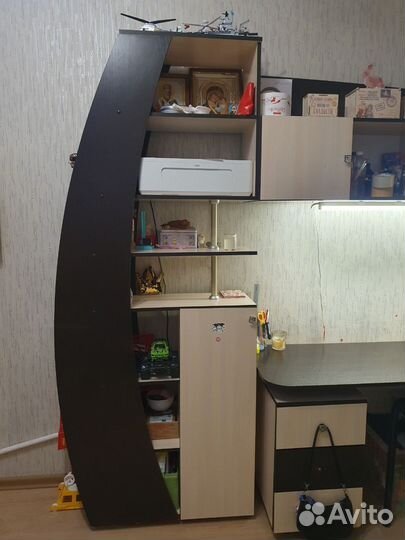 Стенка с письменным столом