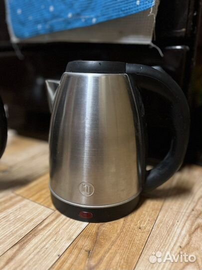 Чайники разные электрические и для плиты