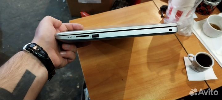 Ноутбук hp compaq в хорошем состоянии