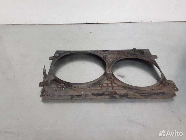 Диффузор вентилятора Volkswagen Bora 2000