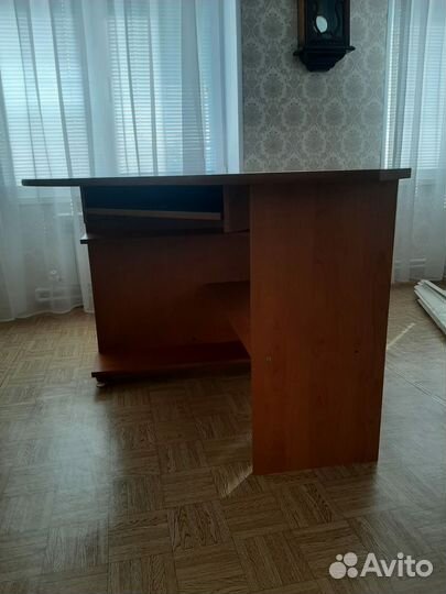 Письменный стол угловой бу