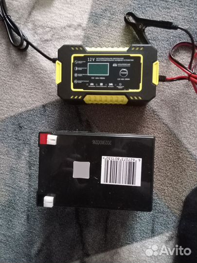 Акумулятор и зарядное устройство