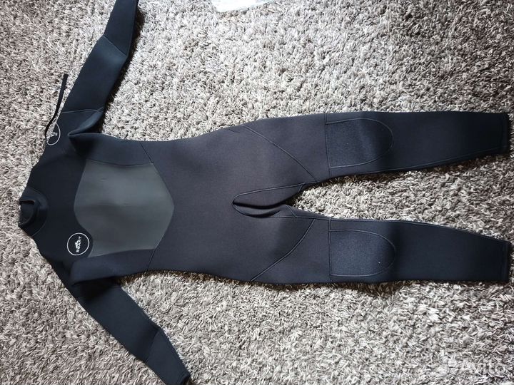 Гидрокостюм Новый