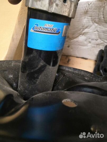 Стойки амортизационные газовые передние