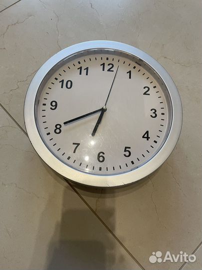 Часы со скрытой полочкой