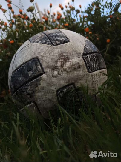 Футбольный мяч adidas telstar fifa 2018