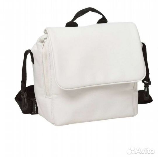 Коляска 2 в 1 Indigo Adagio в белой эко-коже