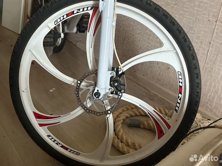 Велосипед на литых дисках bmw