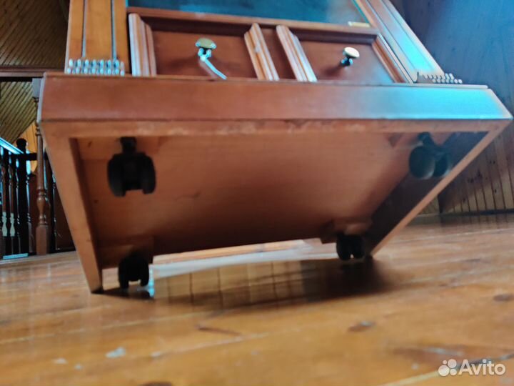 Стойка под акустику